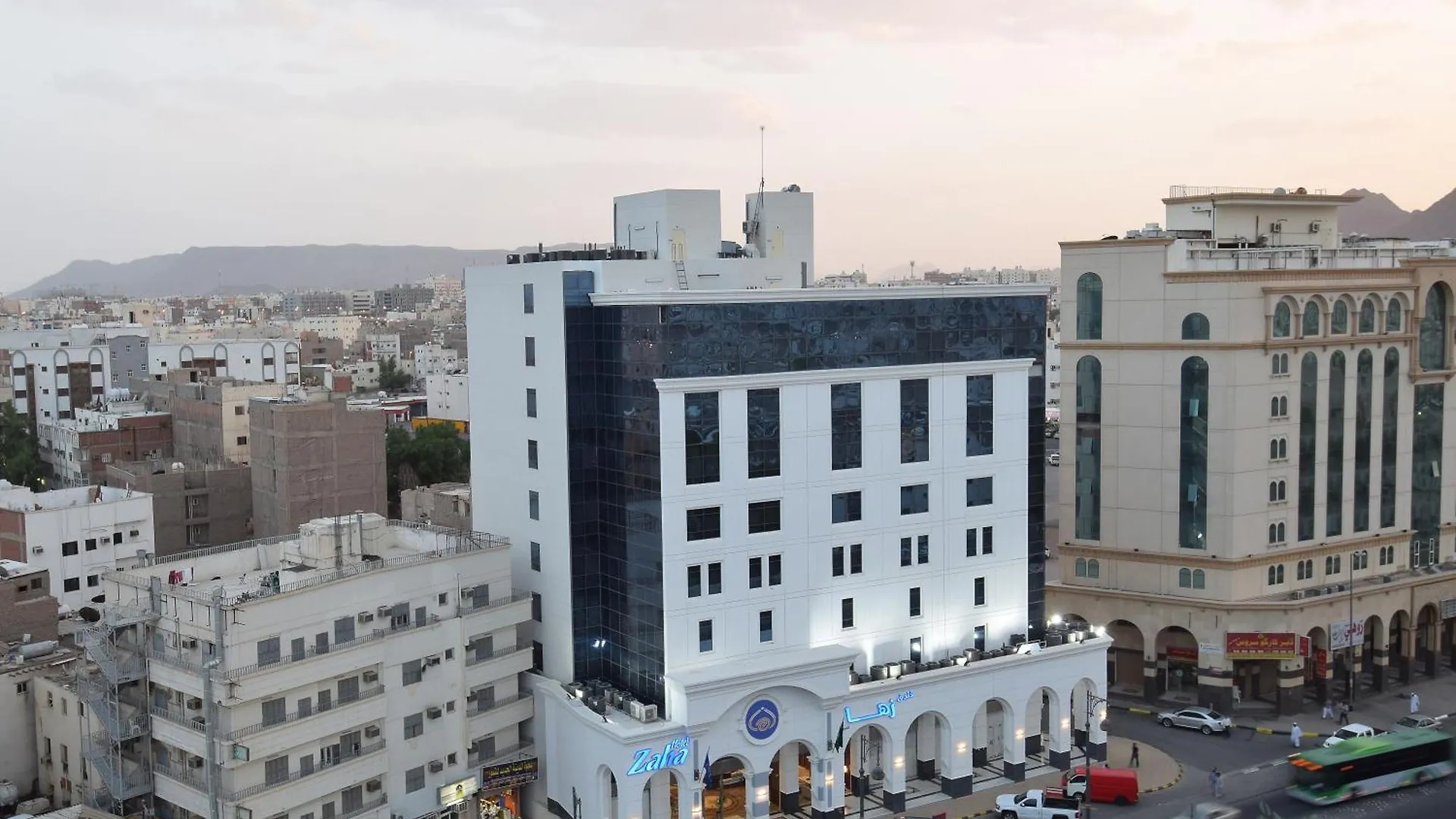 Zaha Al Munawara Hotel Medina